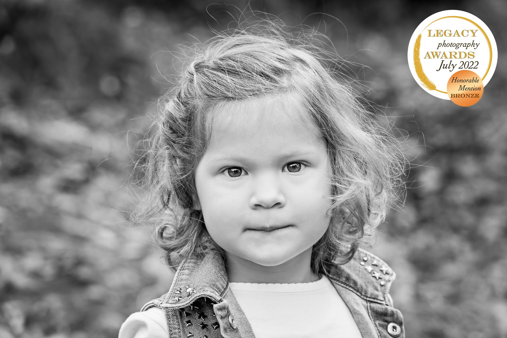 Jeden Tag wachsen Eure Kinder: Aus Babies werden Kleinkinder, Kindergartenkinder, Schulkinder, Teenager und zum Schluss Erwachsene. Haltet die Veränderungen über die Jahre immer wieder in einem Fotoshooting fest. Die Bilder werden zu wertvollen Erinnerungen für Euch und vor allem für Eure Kinder.